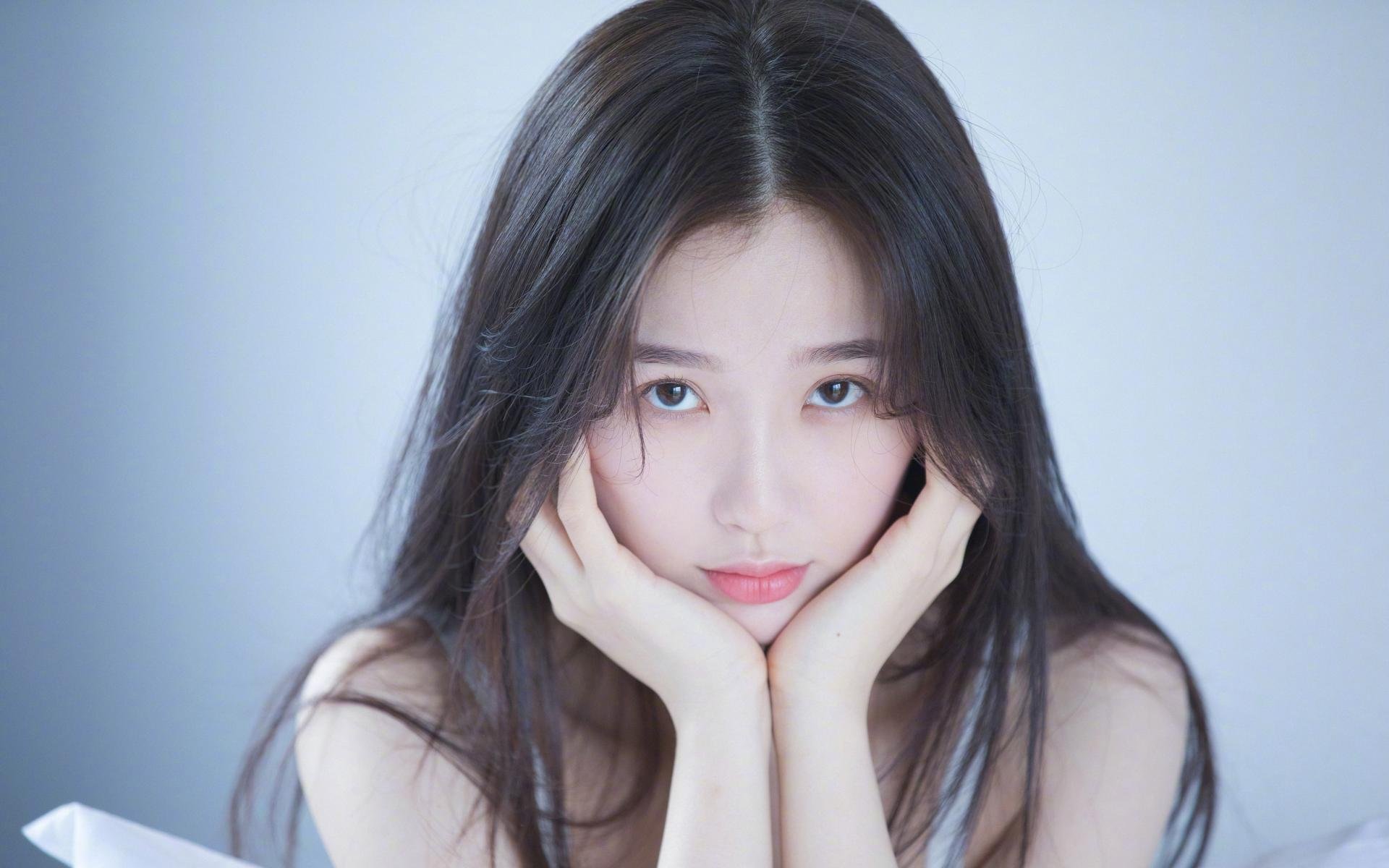 女子篮球冠军之路纪录片首映，激发社会讨论，女子篮球世界冠军