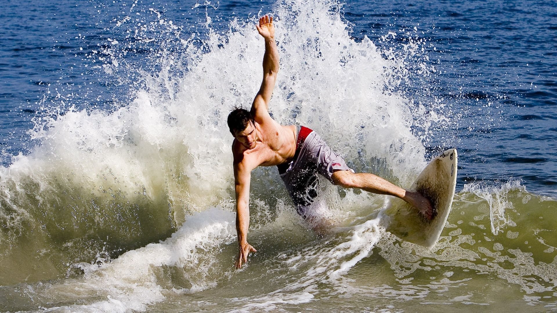 _国际动作足球：空中技巧引爆全场_，足球空中停球教学视频