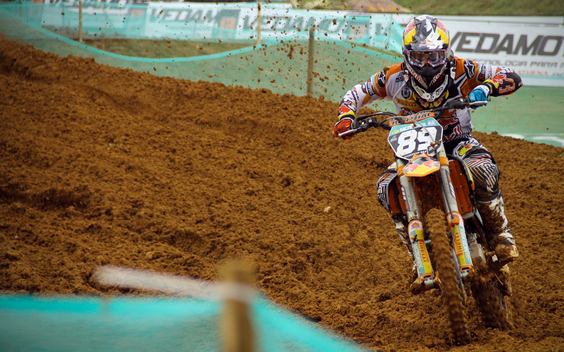 开云官方网页登录-_光影飞轮：在都市夜晚感受速度与艺术_，光影穿梭机百家号