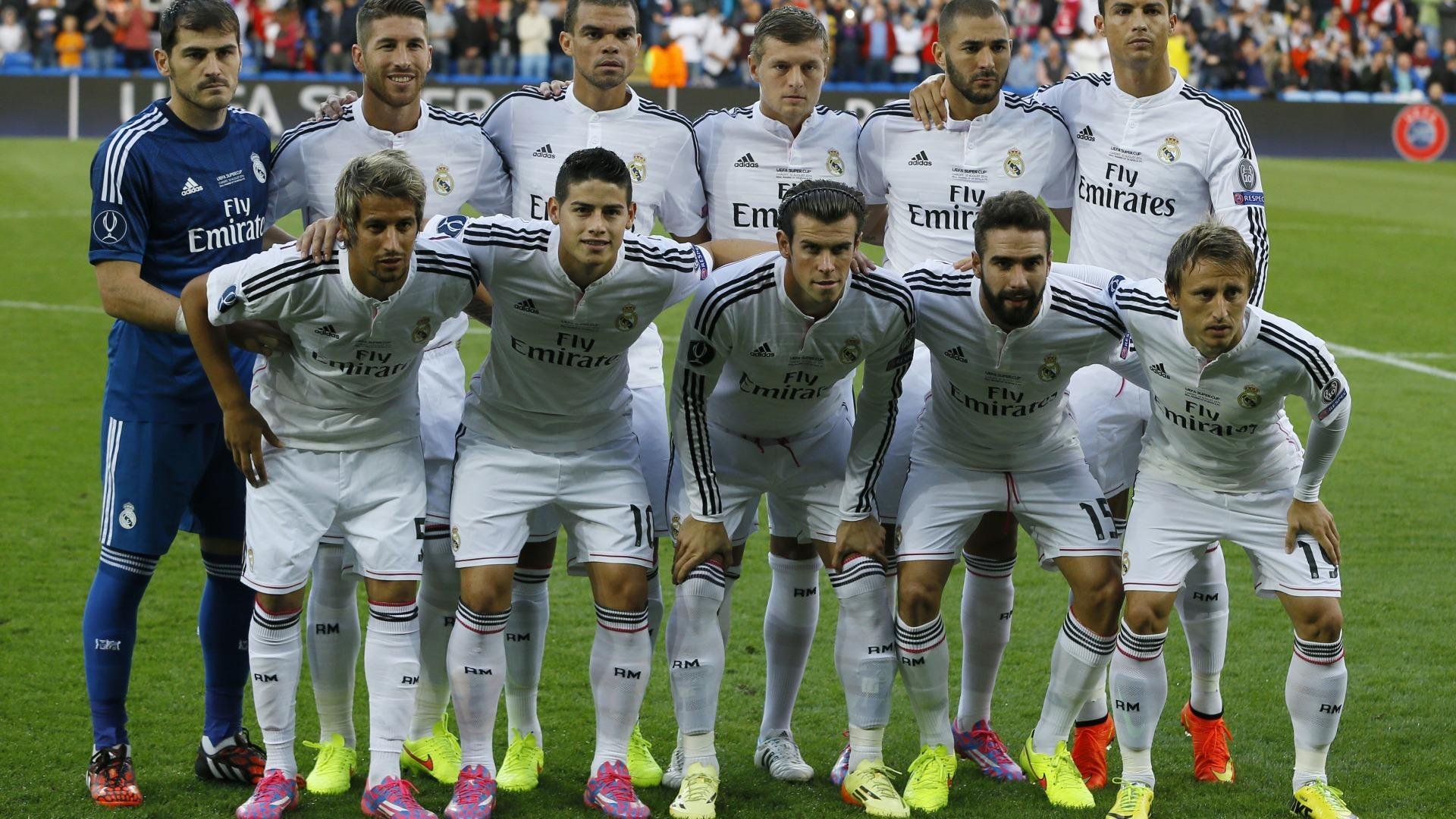 开云官网APP下载-伊朗球队合影全员戴手套围巾，时尚圈点赞“冷酷战士”，伊朗选手